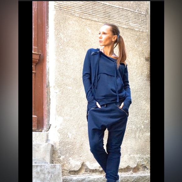 NWT Aakasha Navy Arm Zipper Sweatshirt - Picture 1 of 7